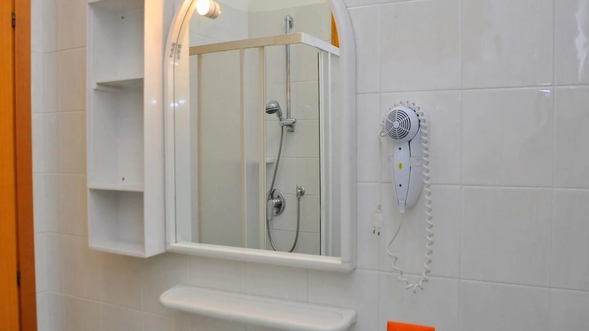 Graceful Apartment With A Bright Terrace - Beahost Bibione