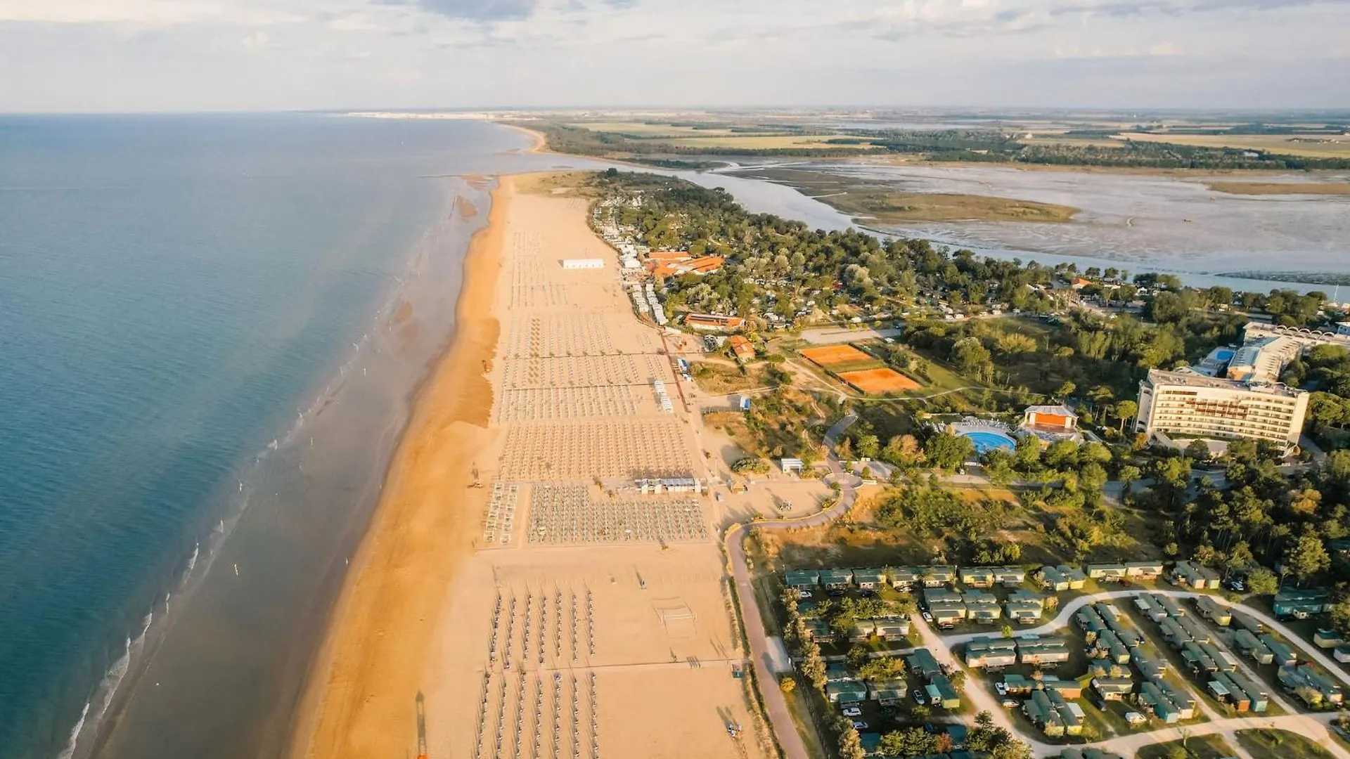 Graceful Apartment With A Bright Terrace - Beahost Bibione